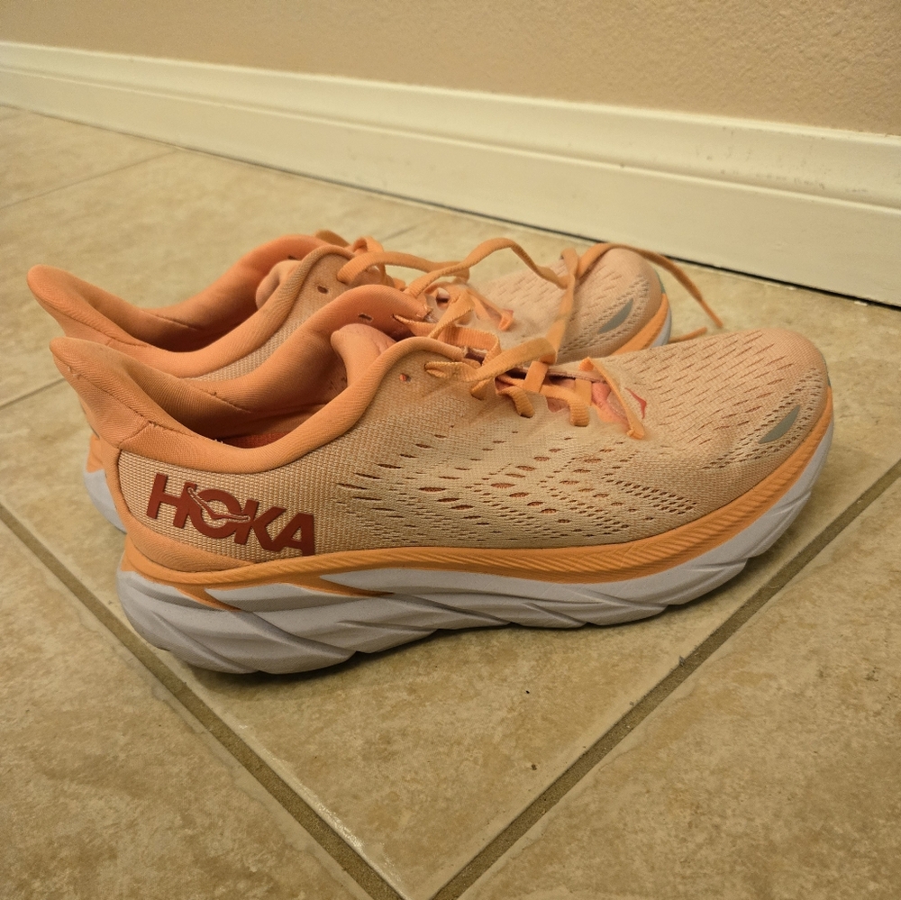 HOKA Clifton 8 Women's Peach Running Shoes Size 7.5